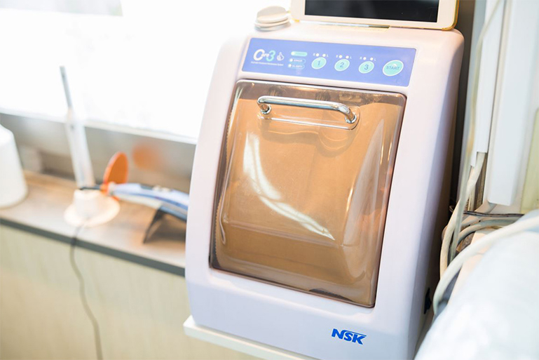 NSKのハンドピース用自動注油器